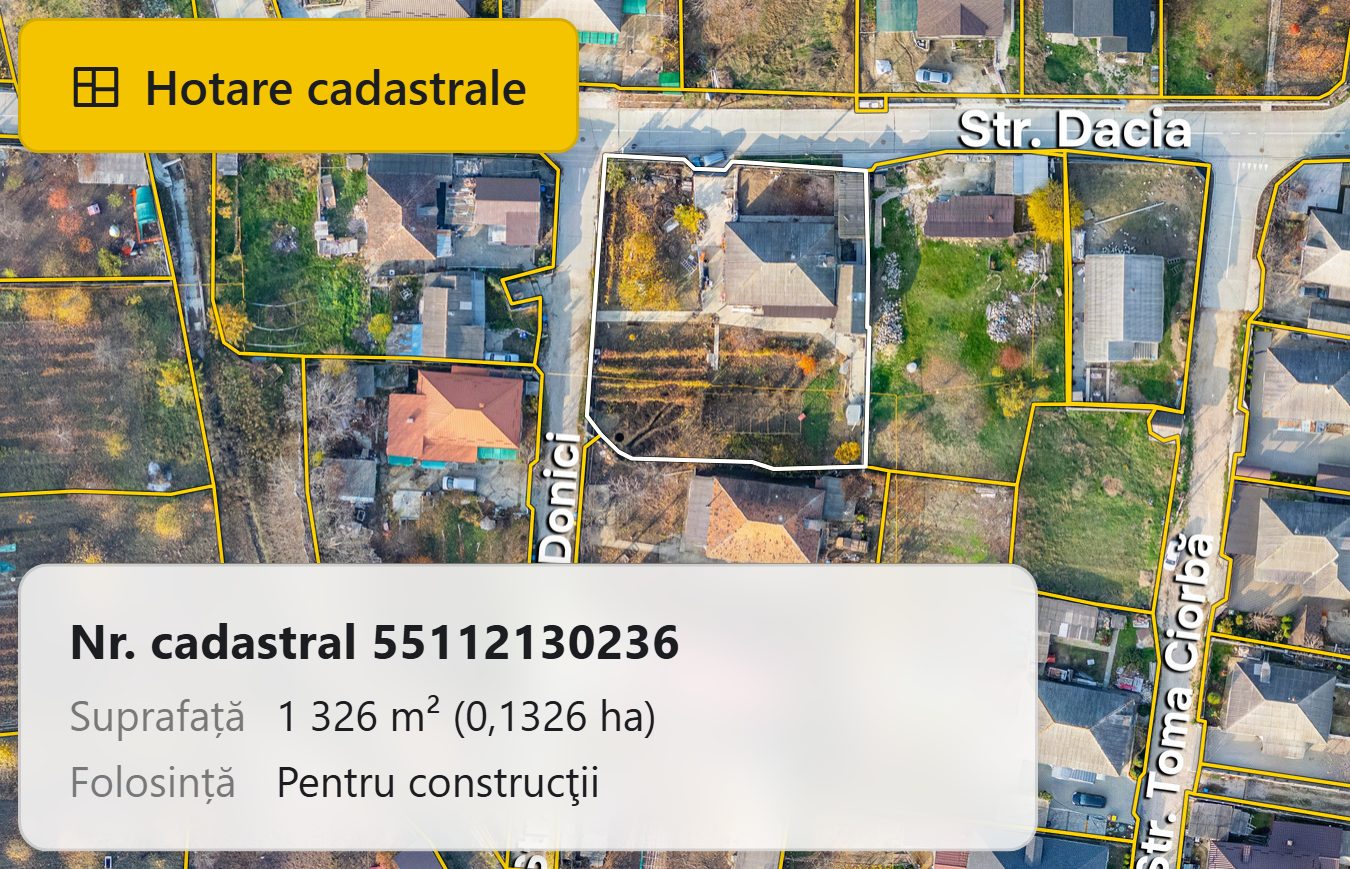 Harta satului Băcioi cu butonul „Hotare cadastrale” apăsat: hotarele parcelelor desenate cu galben peste fotografie, o parcelă evidențiată și fișa ei cu numărul cadastral, suprafața și folosința